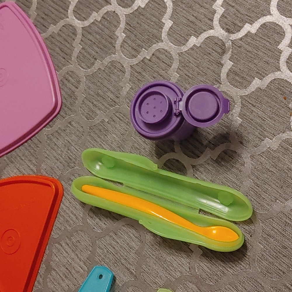 Tupperware lot - Picture 3 of 6
